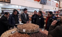 تشدید نظارت و بازرسی پنج ساعته بر بازار شب یلدا در بازار مرکز استان 
